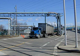 Truck crossing int'l border