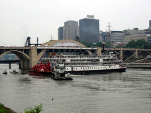 Paddleboat against St Paul skyline