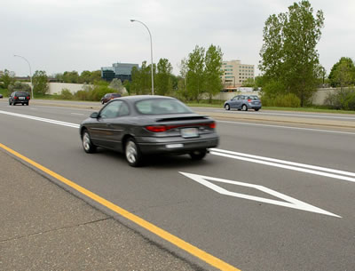 Car drives in MnPASS 394 Express Lane