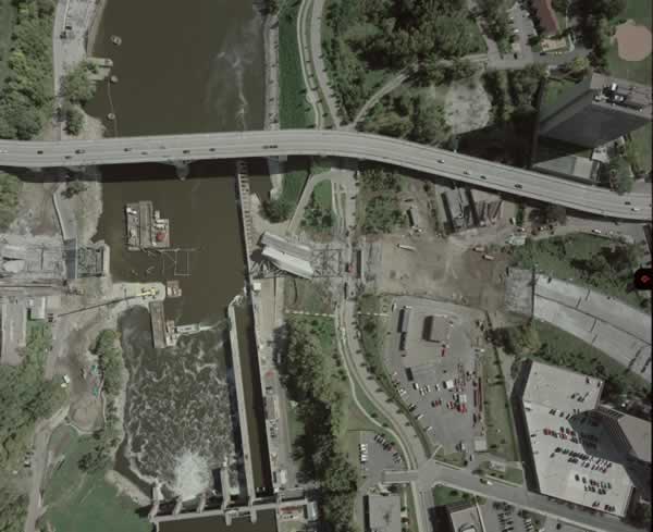Aerial view of 35W bridge collapse