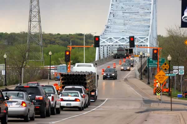 Single-lane traffic crosses Hastings Bridge