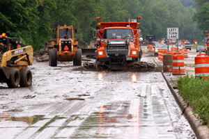 MnDOT crews assist with flooding of Hwy 169 near Mankato