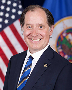 Photo of Charlie Zelle.