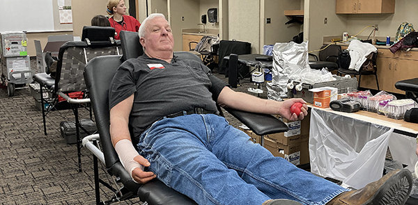 Photo: D7 employee donating blood.