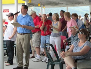 St. Croix Crossing Project Director Jon Chiglo hosting a public boat tour.